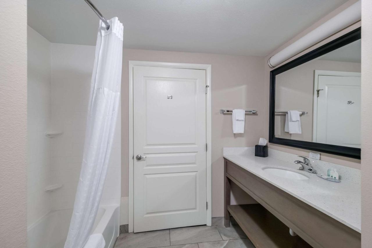 Quality Inn & Suites Ardmore Exterior photo